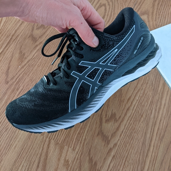 asics gel nimbus 11.5